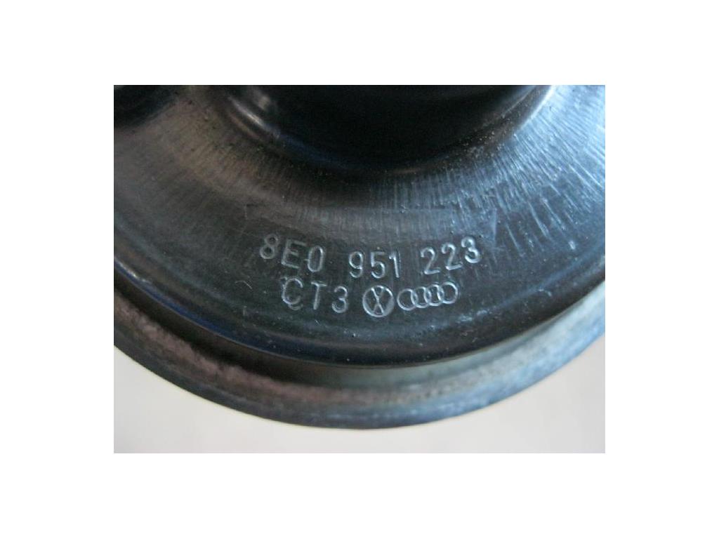 thumbnail image 2 of Used Audi A4 B6 (8E) High Tone Horn Tweeter - OEM 8E0951223 2 of 4